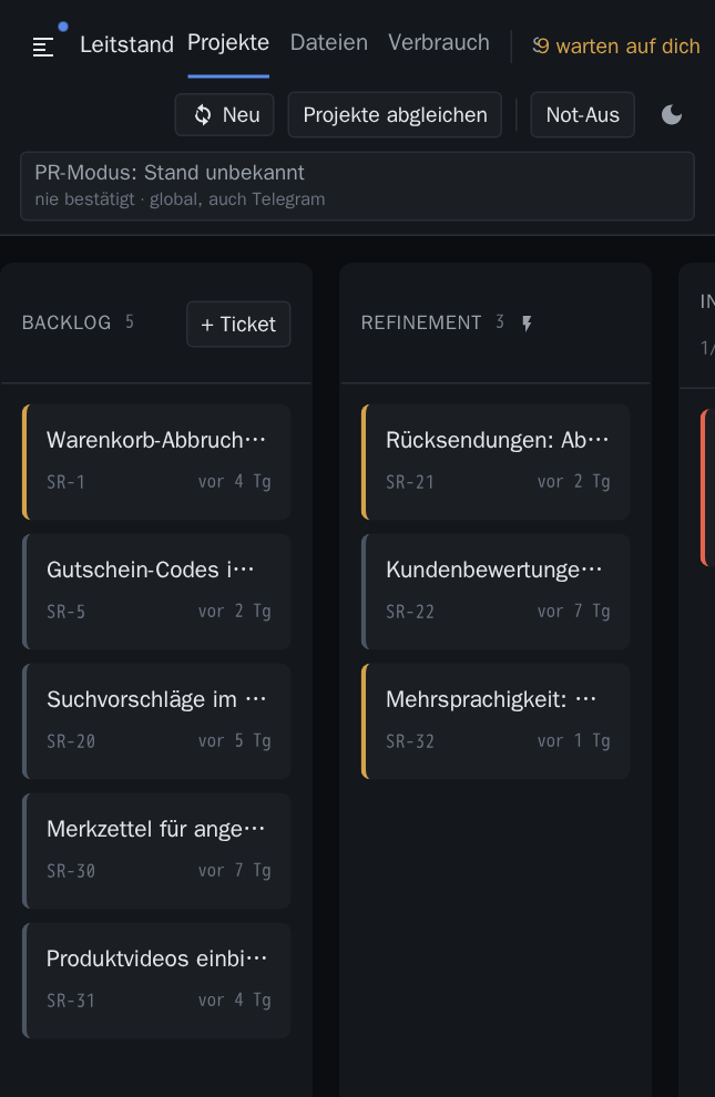 Screenshot des Boards auf einem Handy: die Spalten Backlog und Refinement nebeneinander, rechts angeschnitten die nächste Spalte, weil das Board waagerecht scrollt.
